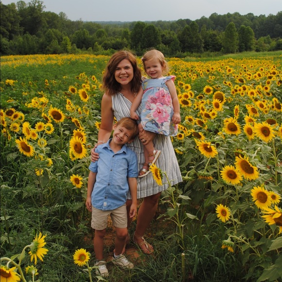 Meet your Posher, Laurie - Picture 1 of 3